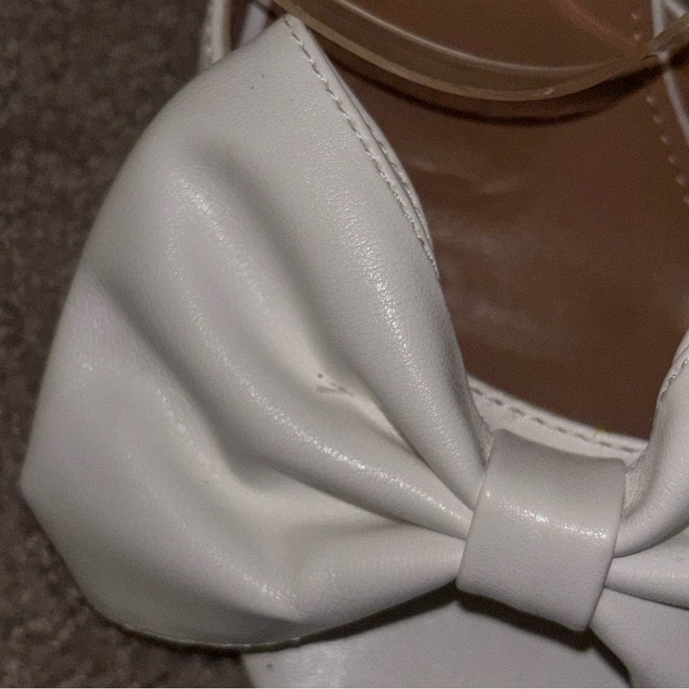 White Bow Heels - Picture 3 of 4